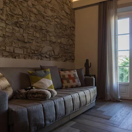 Rose - Santo Spirito District * Firenze